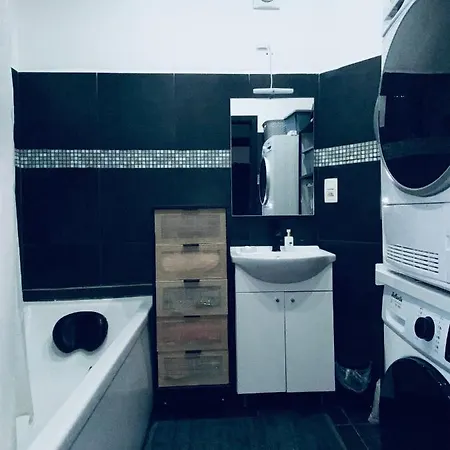 Апартаменты Cozy In The Heart Of South Шарлеруа