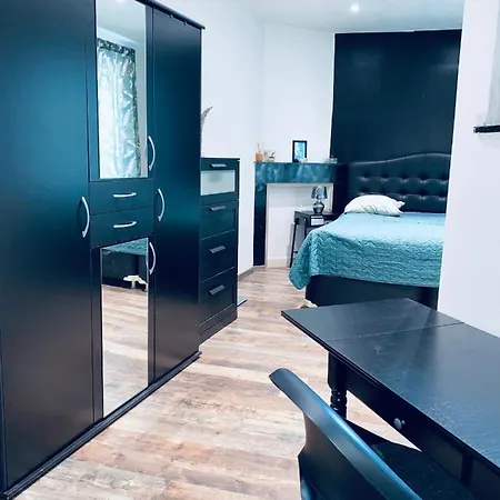 Cozy In The Heart Of South Charleroi